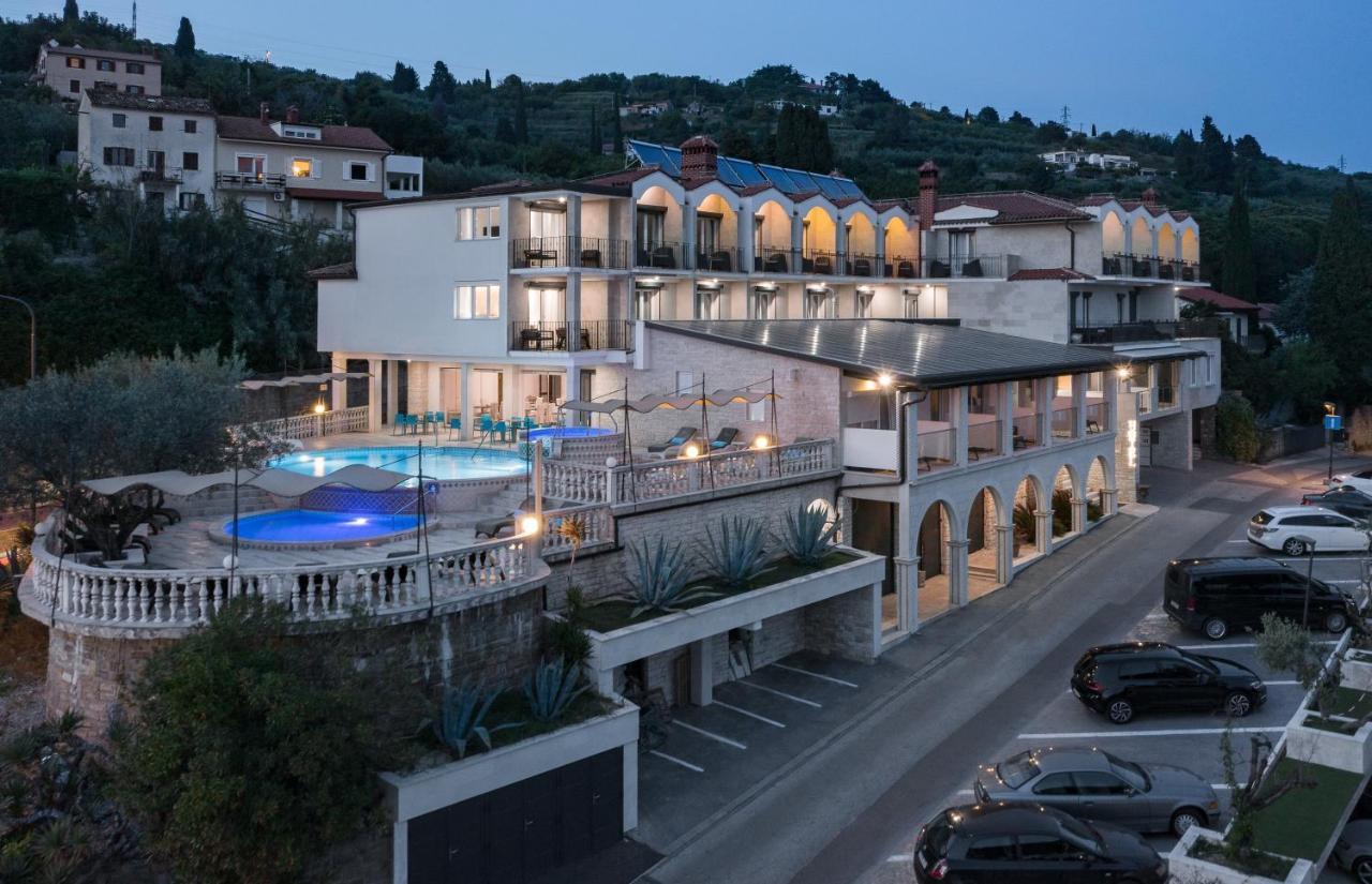 Hotel Tomi 4*